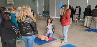 Capacitación a docentes y personal de la Escuela N° 210 en emergencias y primeros auxilios