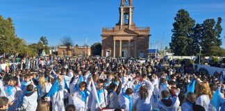 El Trébol celebró con emoción el Día de la Bandera